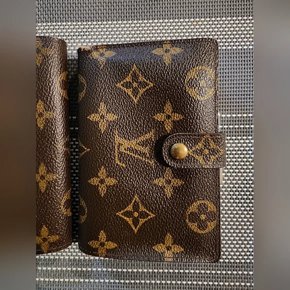 ๐ฅBUNDLE 3 Authentic LOUIS VUITTON Wallets ๐ฅGreat deal! Don't miss this chance! - Picture 6 of 16